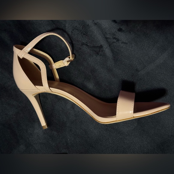 MICHAEL Michael Kors Simone patent leather sandals Size 7.5 Nude Heels Pumps - Picture 7 of 16